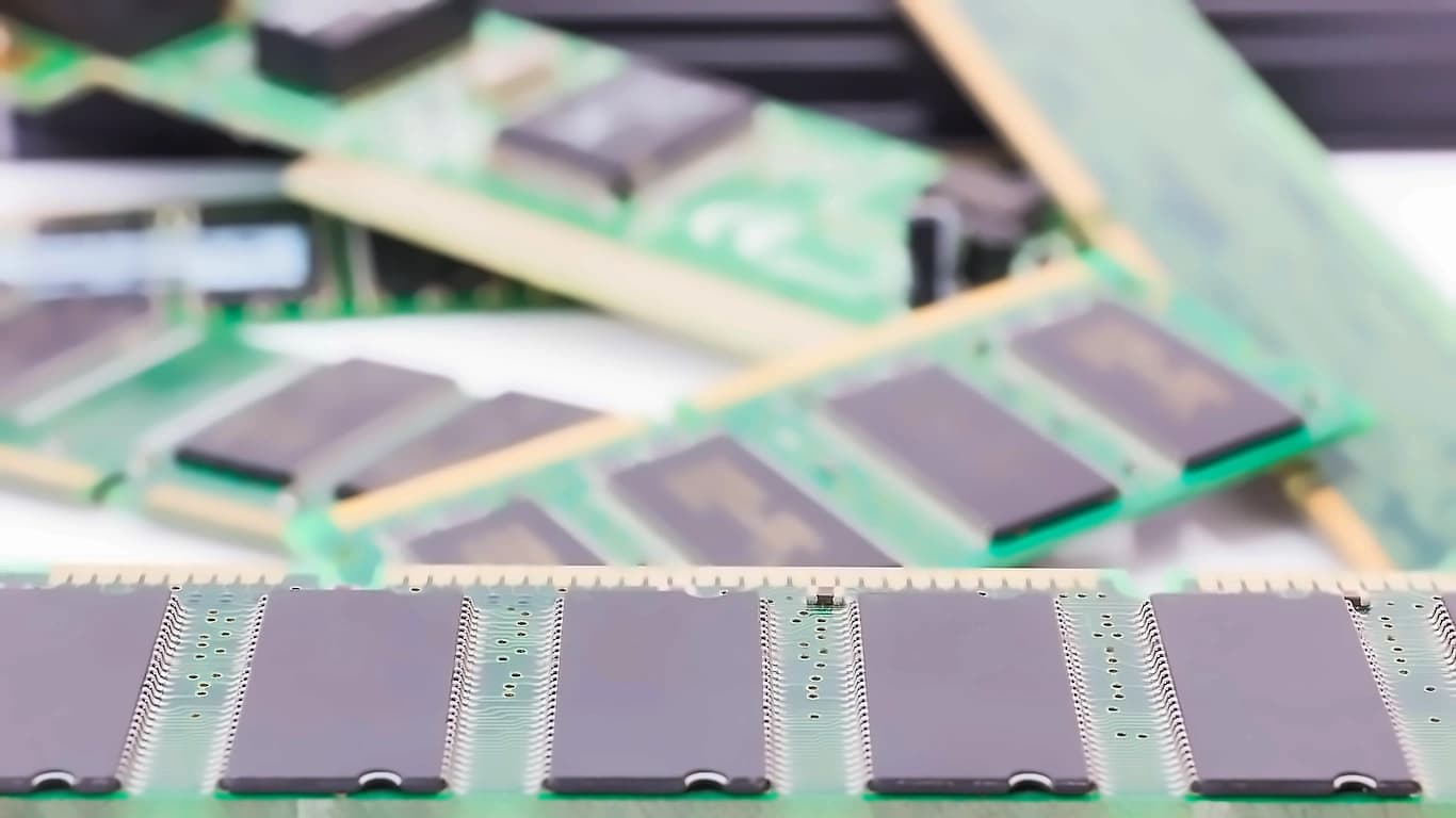 Micron's 39% Plunge Amid $1.3T Korean Capex Race