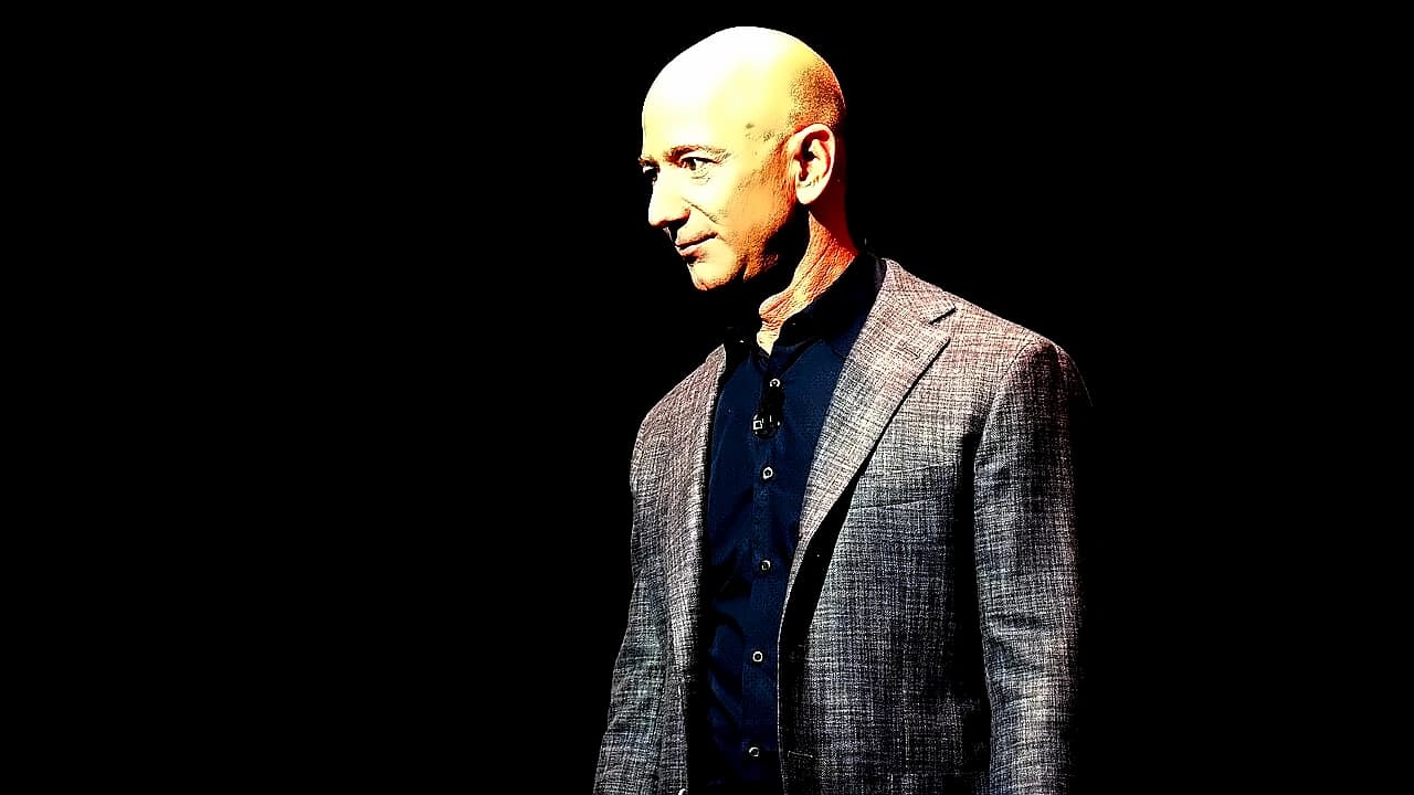 Bezos' $4.1B Amazon Sale Was Planned 8 Months Before Earnings Beat