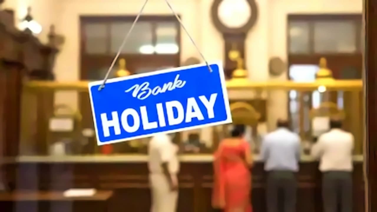 PIB Debunks Viral Bank Holiday Claims: 5-Day Week Panel Formed