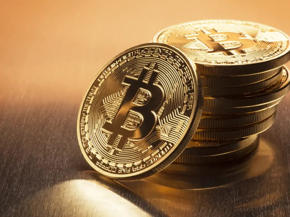 Bitcoin Consolidates Near $74.5K Ahead of $7.9B Options Expiry