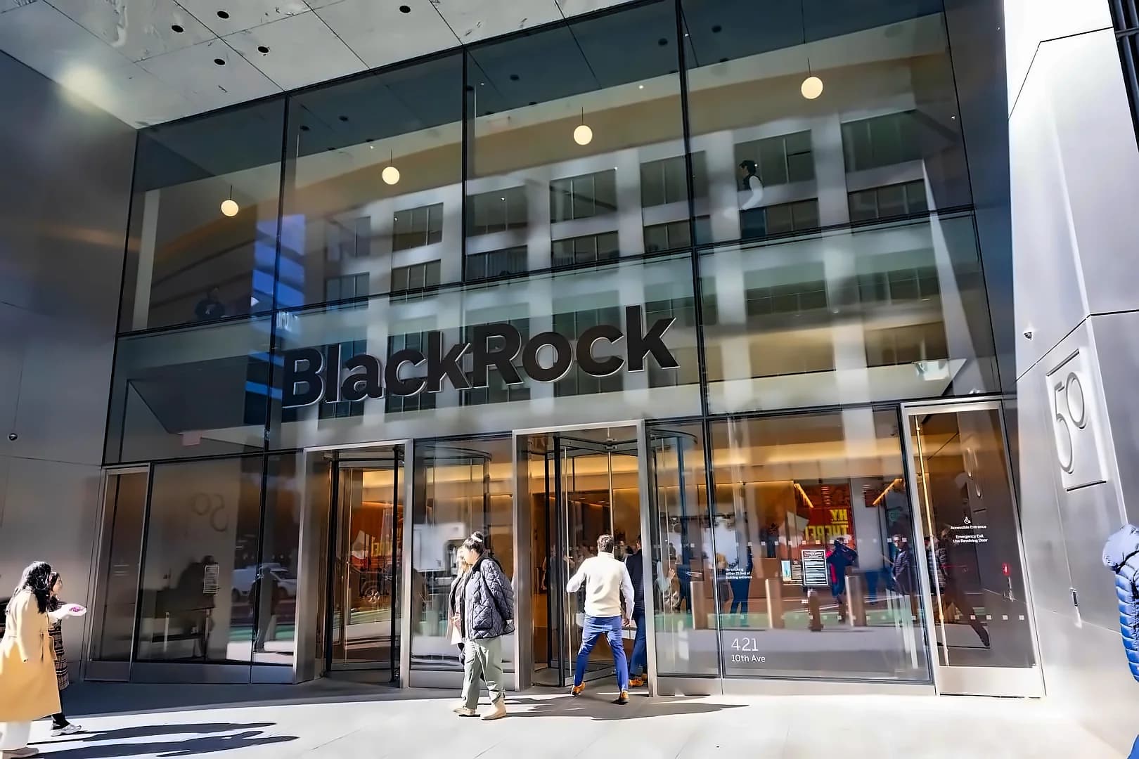 BlackRock hits record $15.34T AUM with $192B crypto outflows