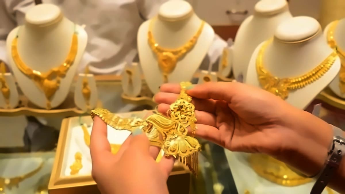 Centre Hikes Gold, Silver Import Tariffs to 15%, Imposes Restrictions