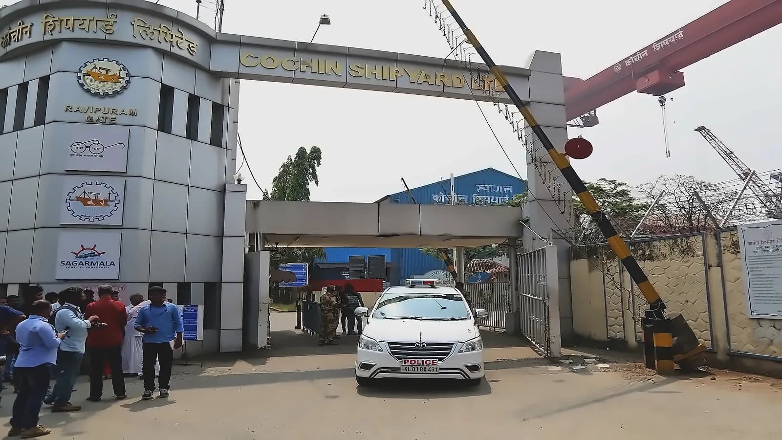 Cochin Shipyard OFS concludes with ₹1,713.28 cr stake sale; shares fall 3%