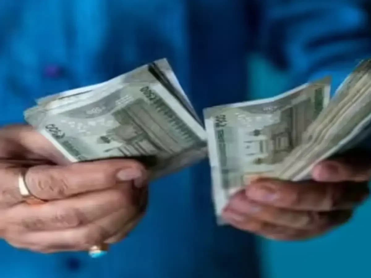 Corporate loans surge 18% YoY, outpace retail growth