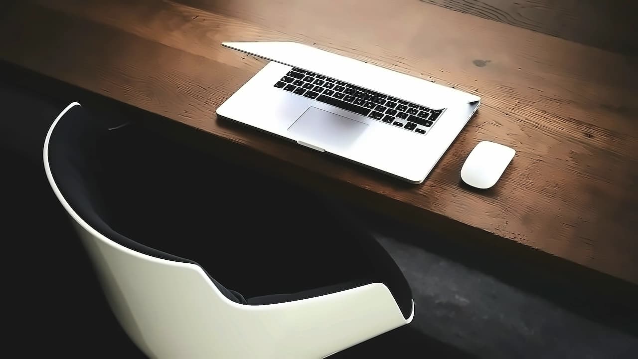 Government Partners 5 Companies to Boost Startup Growth