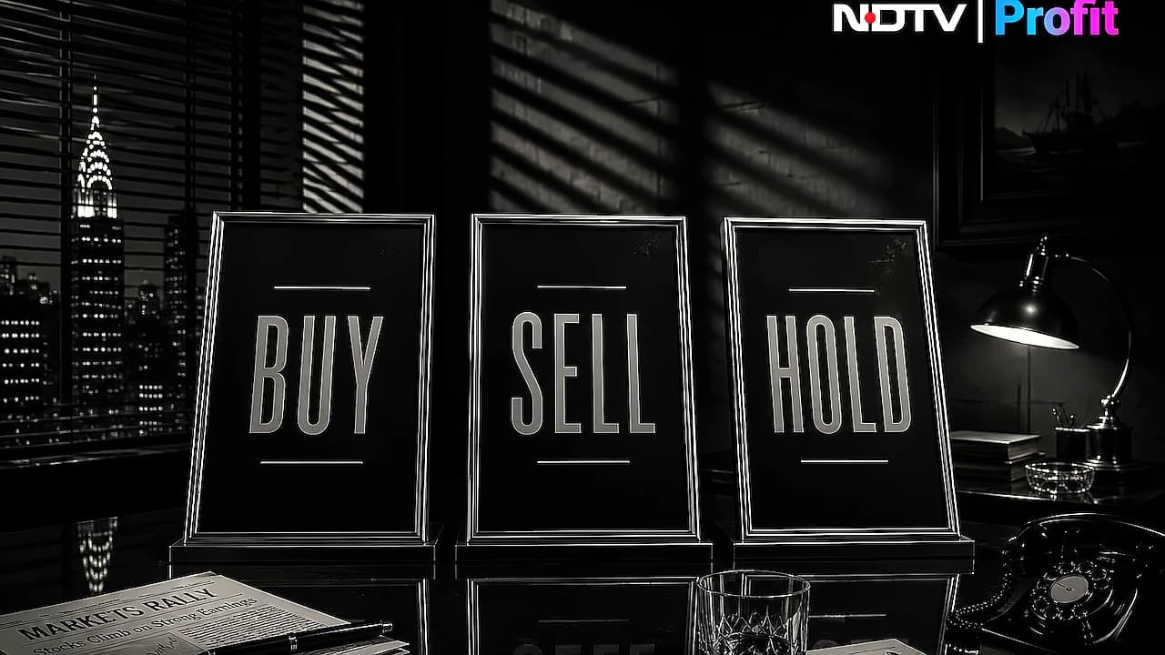 Experts' Stock Picks: IRCTC Sell, SBI Wait, M&M Buy