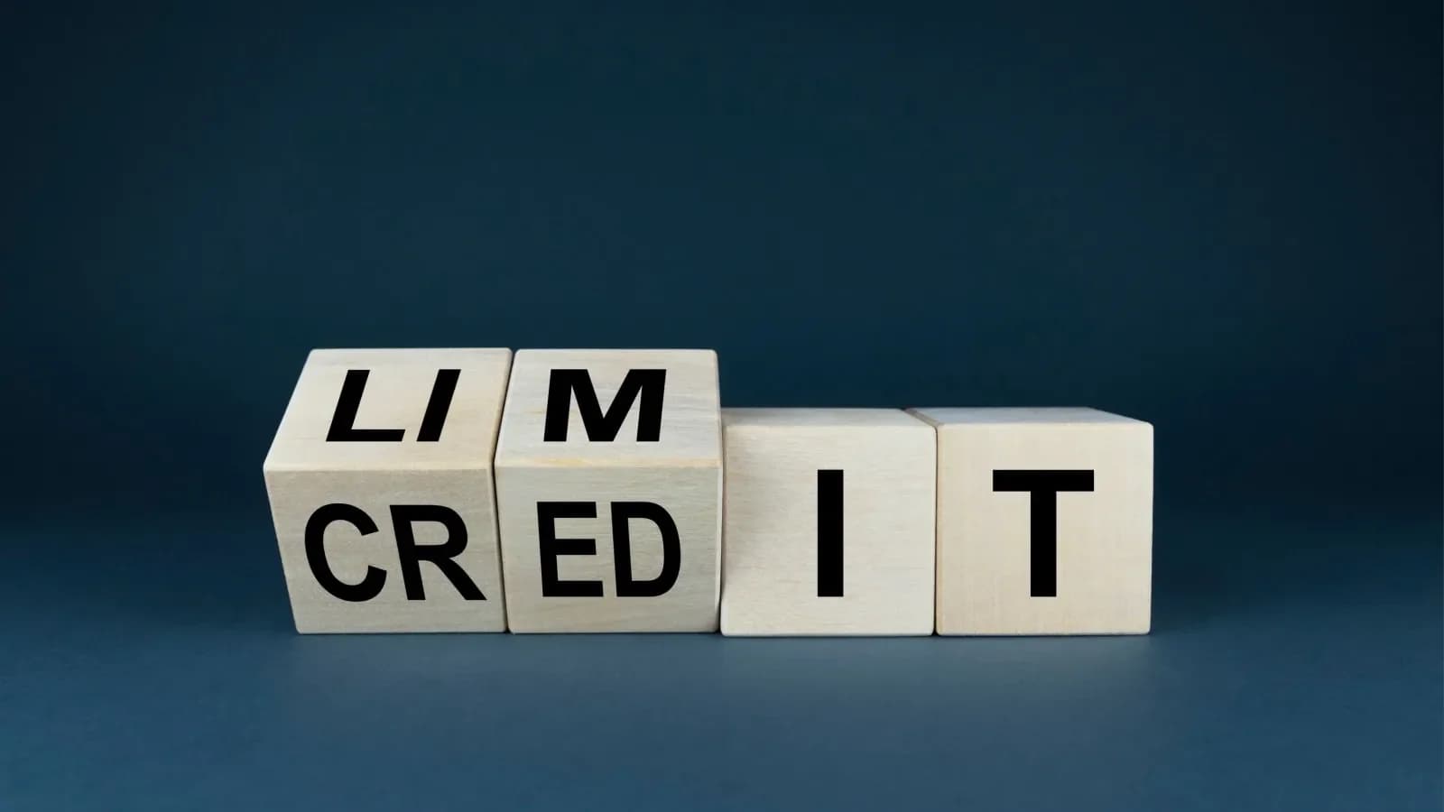 Financial Experts Debunk Credit Balance Myth: 30% Utilization Rule Still Applies
