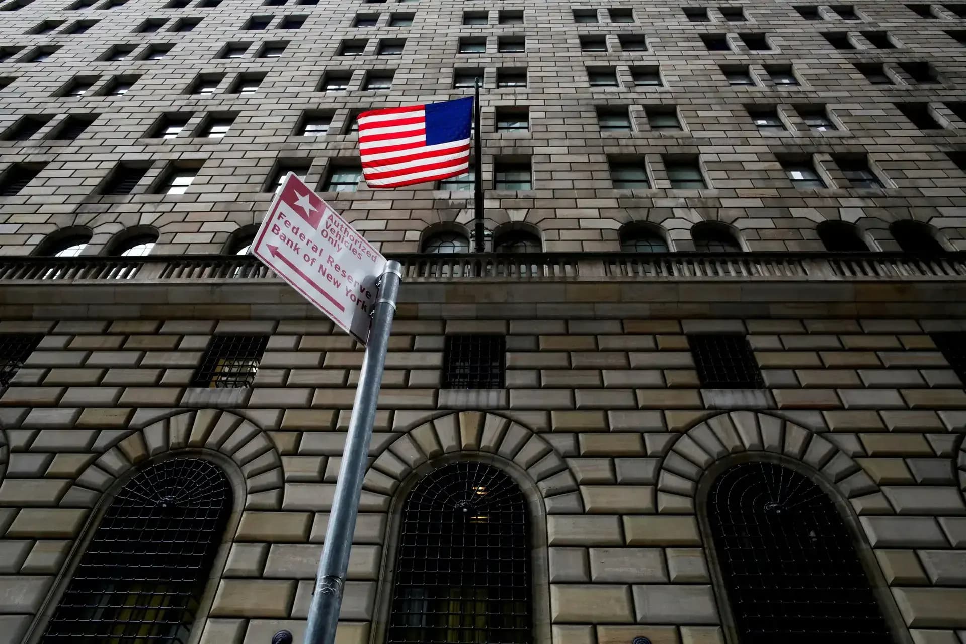 Fed Banks Back Rate Hike as Global Central Banks Shift Hawkish
