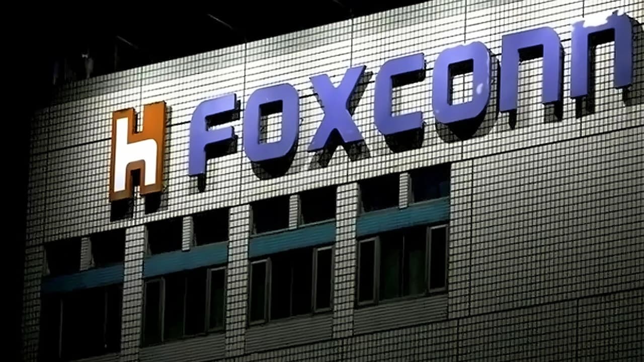 Foxconn Eyes Gujarat Investment with Customized Incentives