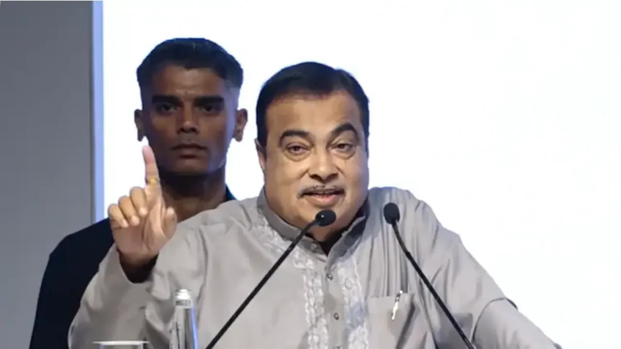 Gadkari Confirms Delhi Buses on Garbage-Made Hydrogen