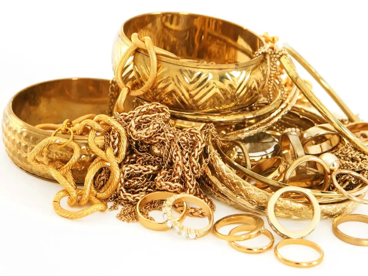 Gold loans surge 50% to ₹19 lakh crore in FY26; private banks face profitability pressure