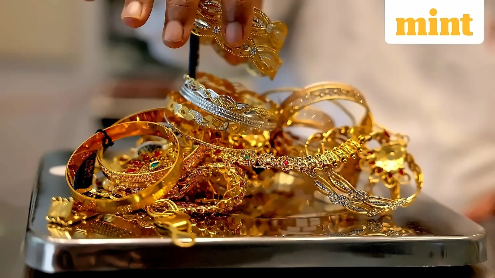 Gold vs Silver: Akshaya Tritiya 2026 Investment Guide