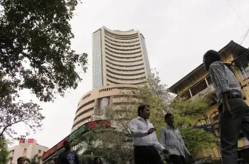 HDFC Bank leads mutual fund buying surge with ₹21 crore share additions