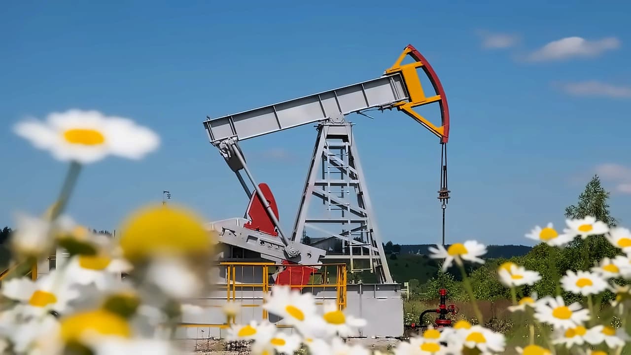 Crude oil crashes 6% as US-Iran peace deal hopes boost stocks