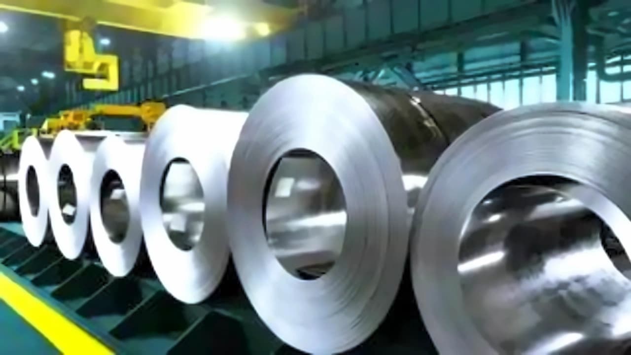 India leads global steel growth as I.T. sector faces decline
