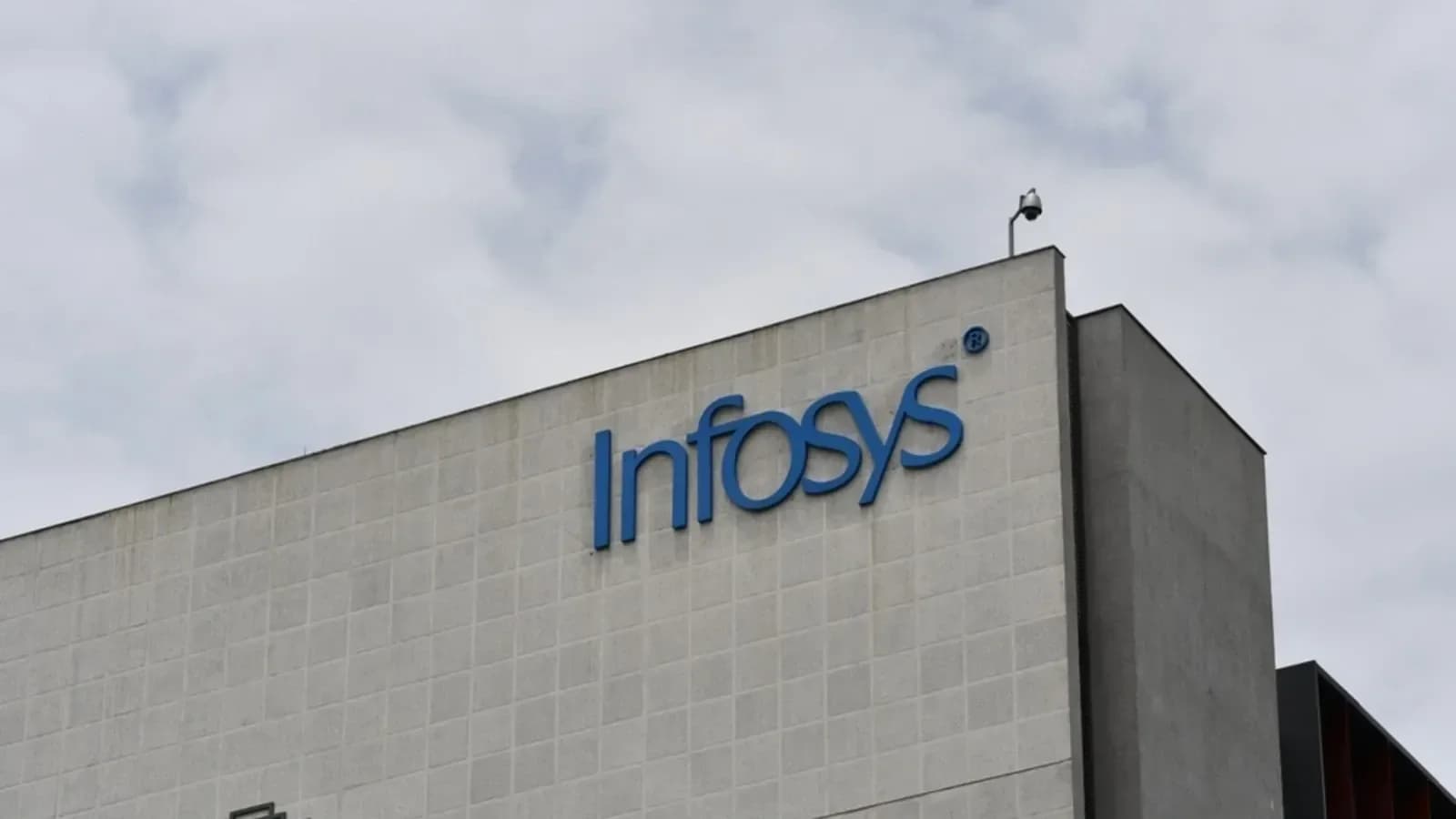 Infosys shares drop 4.5% in biggest fall since June 19