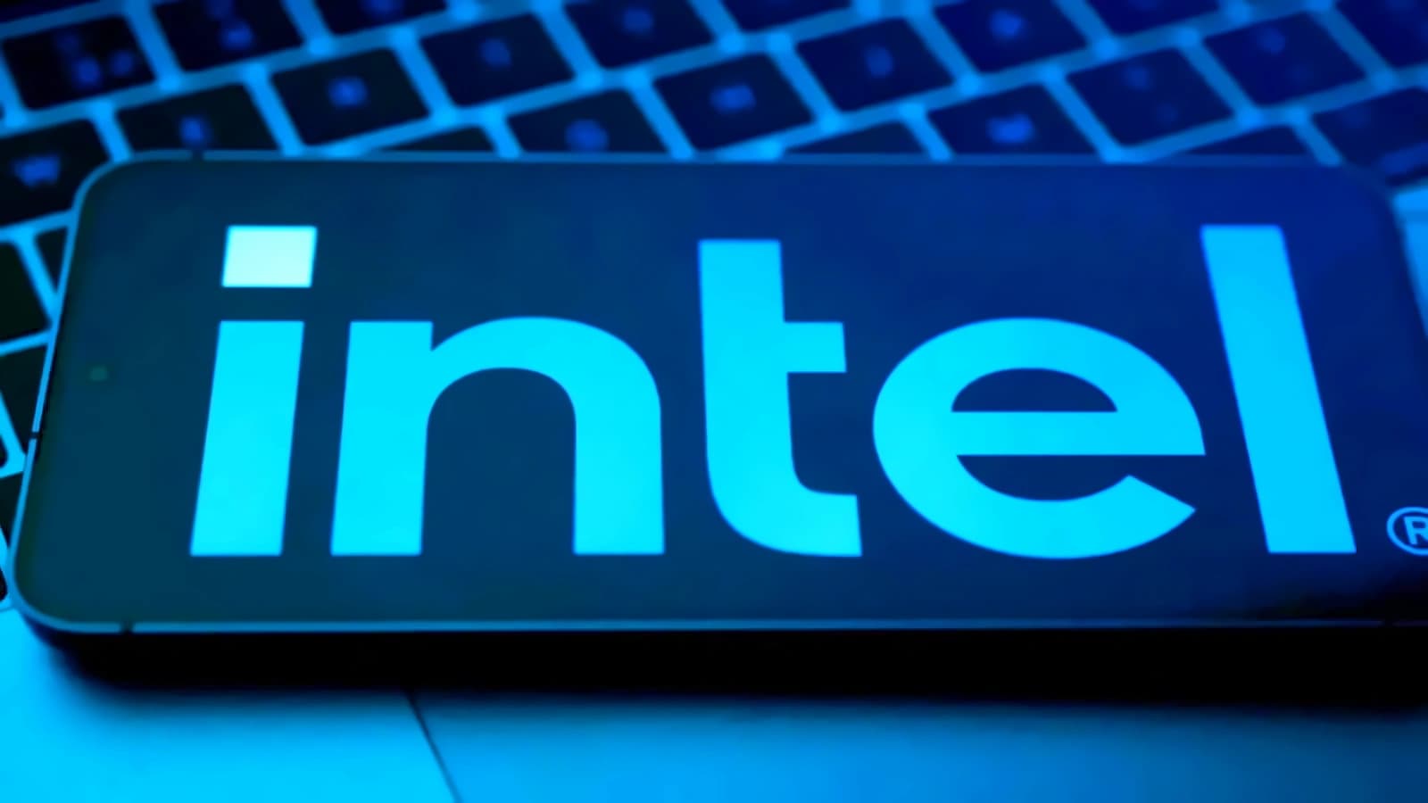 Intel Q2 Earnings: Record $1.7B Beat Despite 30% Stock Drop