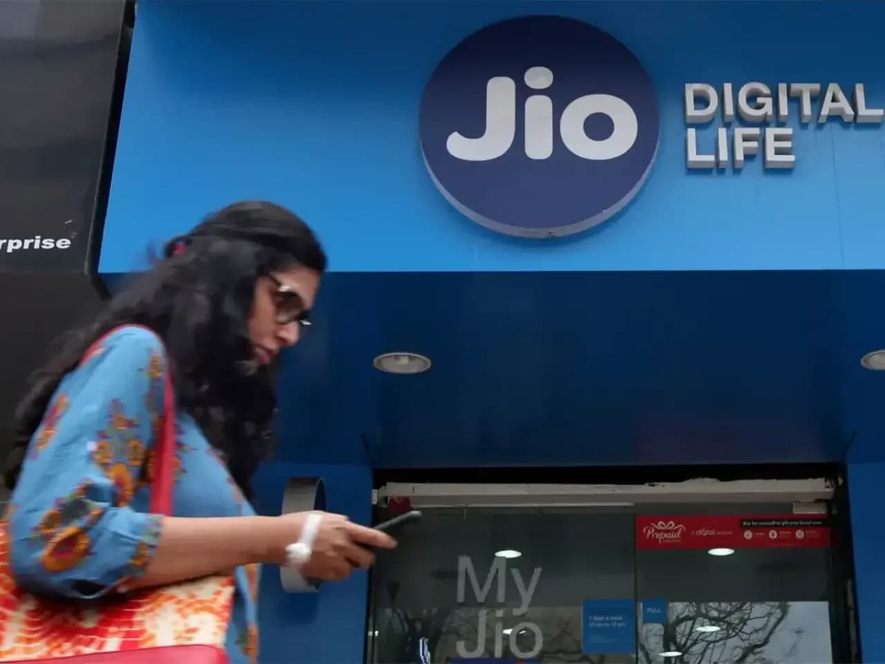 Jio Finance launches AI-powered JioFinance app with 'Finsider' early access