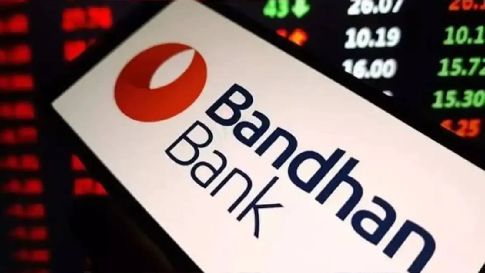 Mid-tier banks outperform on low-cost deposits in Q1