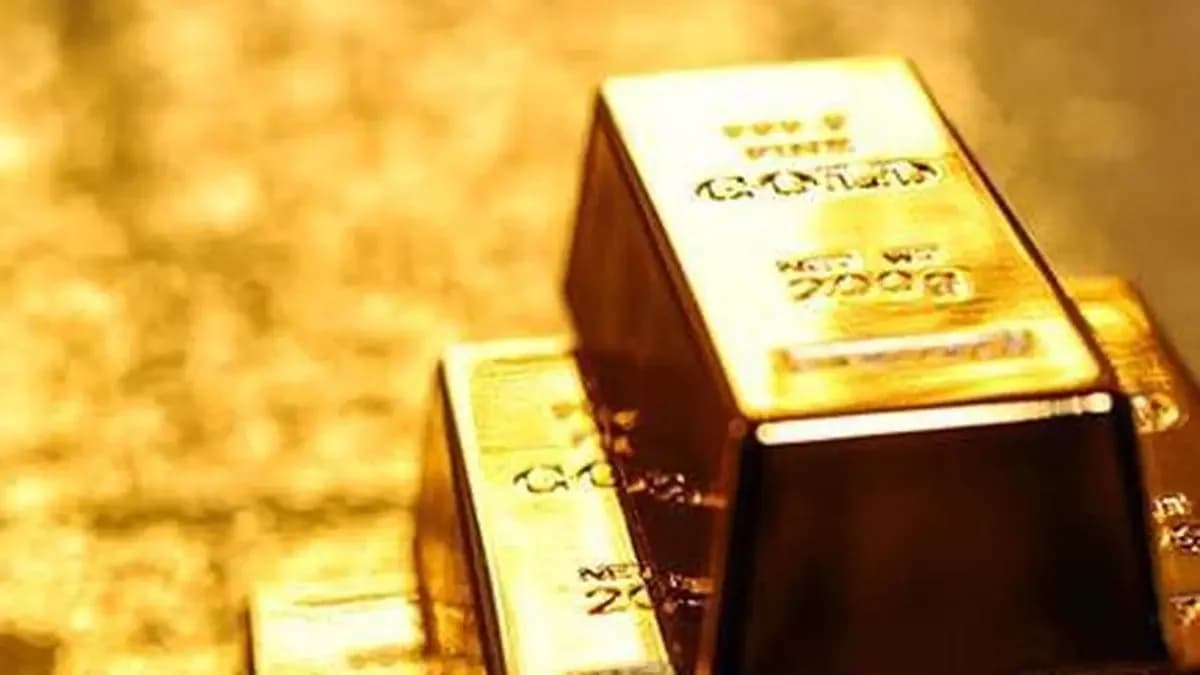Goldman Sachs maintains $4,900 gold target despite 5.5% drop from highs