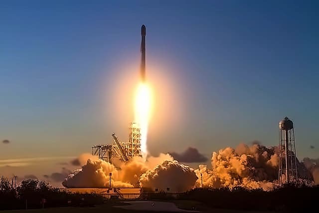 Morgan Stanley Backs EchoStar as SpaceX IPO Faces $10T Revenue Test