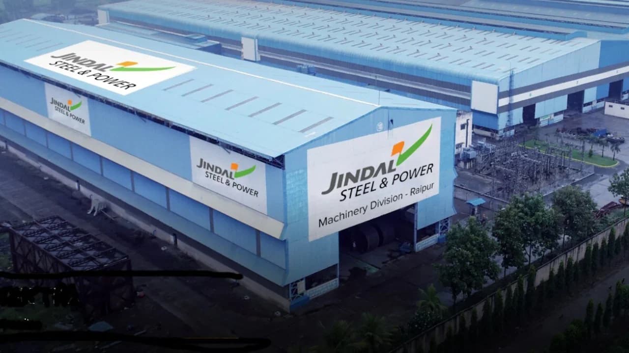 Jindal Steel Q1 profit drops 44% to ₹844 cr, Anand Rathi sets ₹1410 target