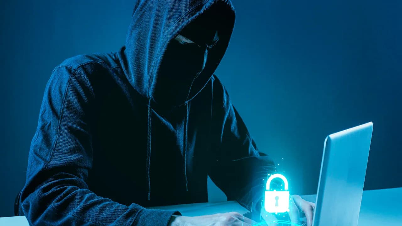 Mumbai Police Bust ₹30-Crore AI Origin Ponzi Scheme