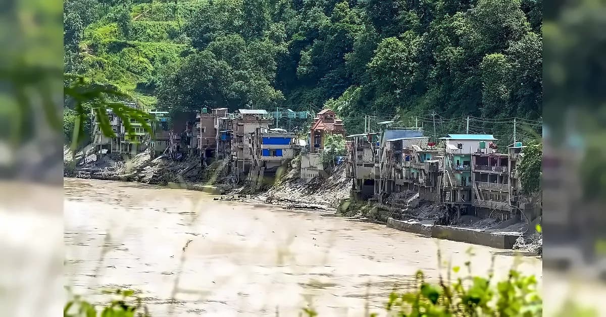 Indo-Nepal bus service cancelled amid 16km truck queue at Sonauli border