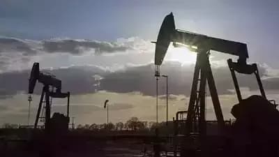 Oil prices surge 6% as US-Iran tensions escalate amid naval clashes