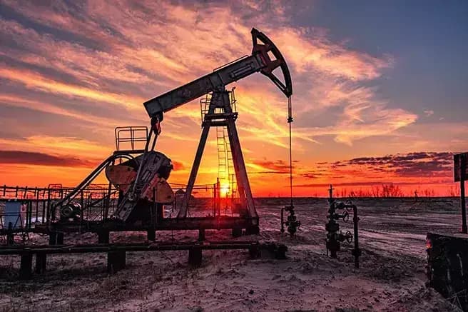 Oil prices surge 1.5% on renewed US-Iran clashes, DOJ probes $7B trades
