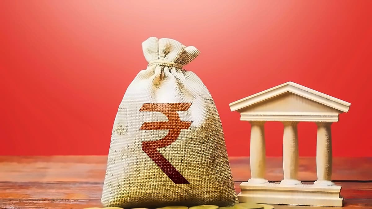 PSBs More Efficient Than Private Banks: EAC-PM Paper