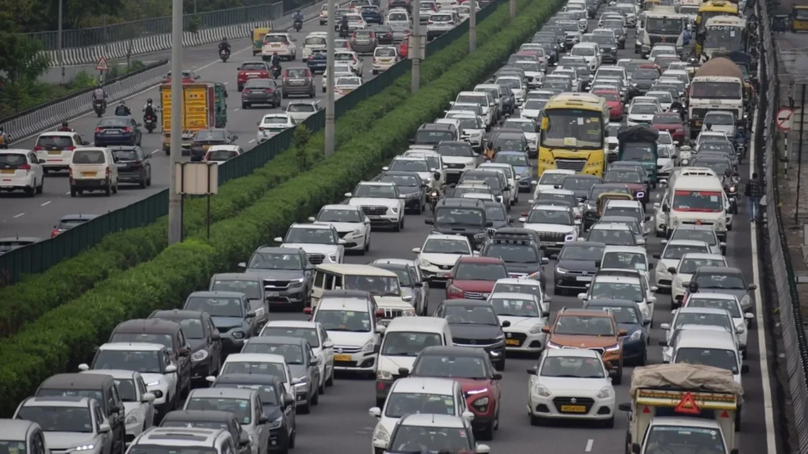 PV Sales Surge 33% in July: Maruti Leads Record Growth