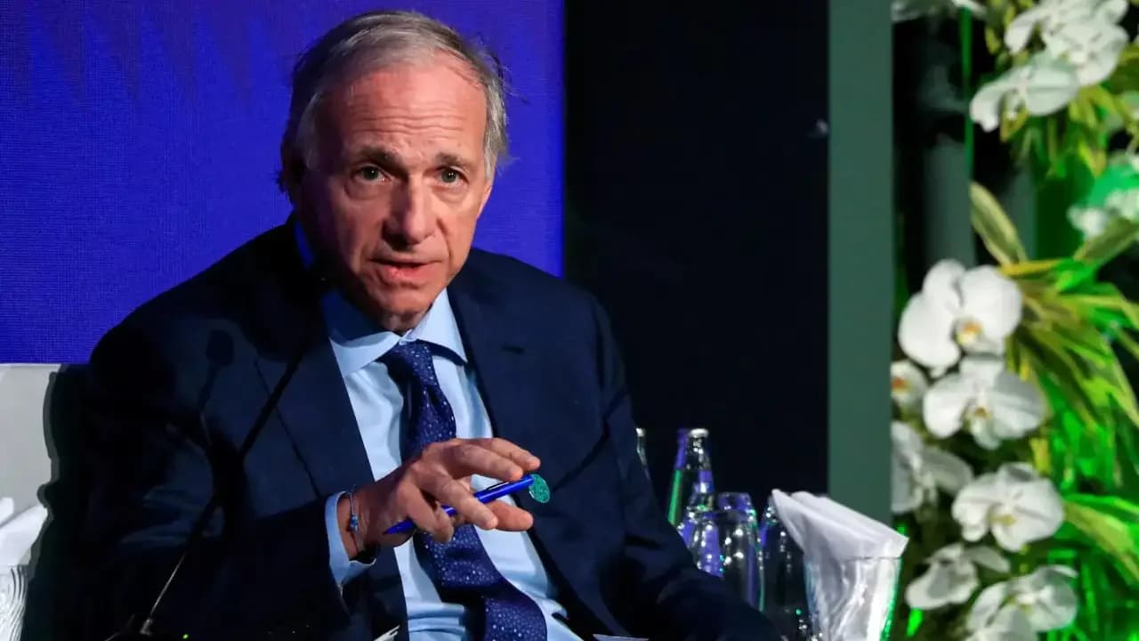Ray Dalio Warns AI Bubble Shows 1929-2000 Bubble Signs