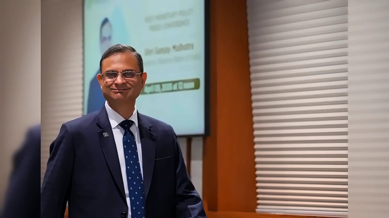 RBI Governor Urges Banks to Leverage AI, Strengthen Cybersecurity