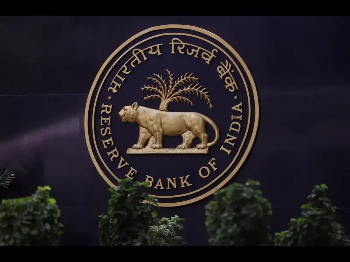 Bank Nifty Falls 1% as RBI Drains ₹25,000 Cr via OMO Sale