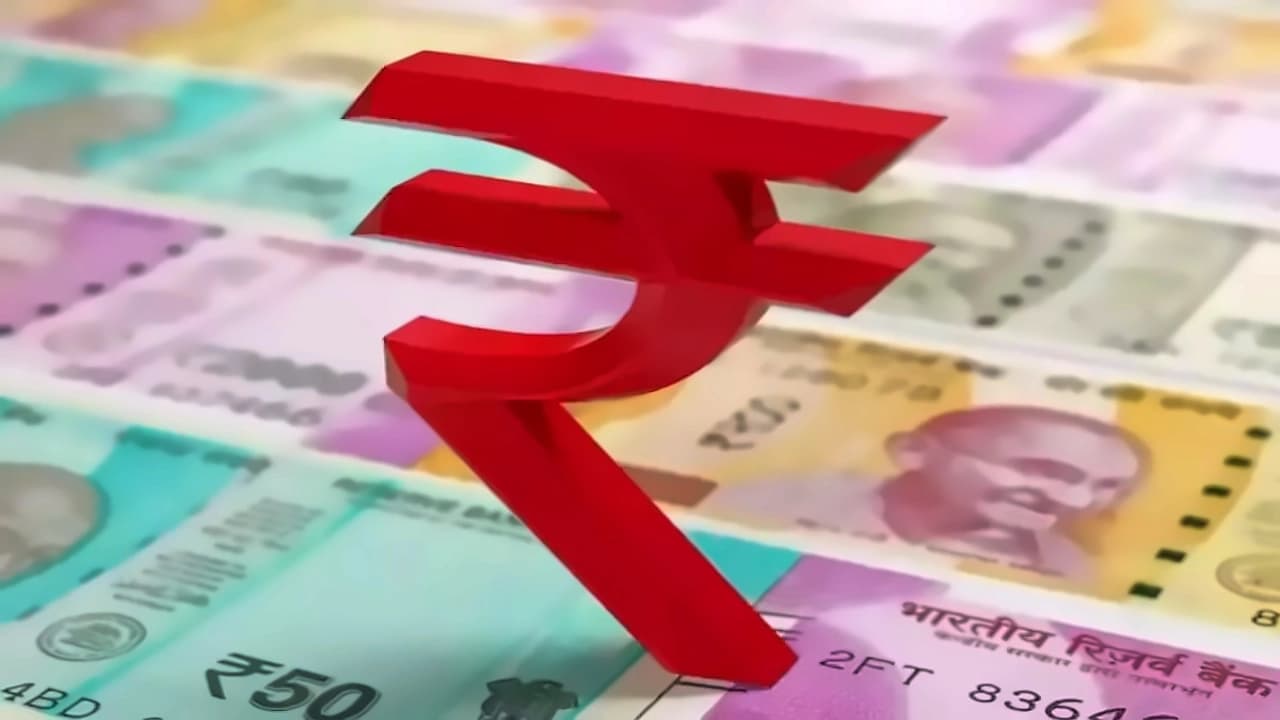 Rupee holds steady at 94.67 vs dollar as traders await Fed policy cues