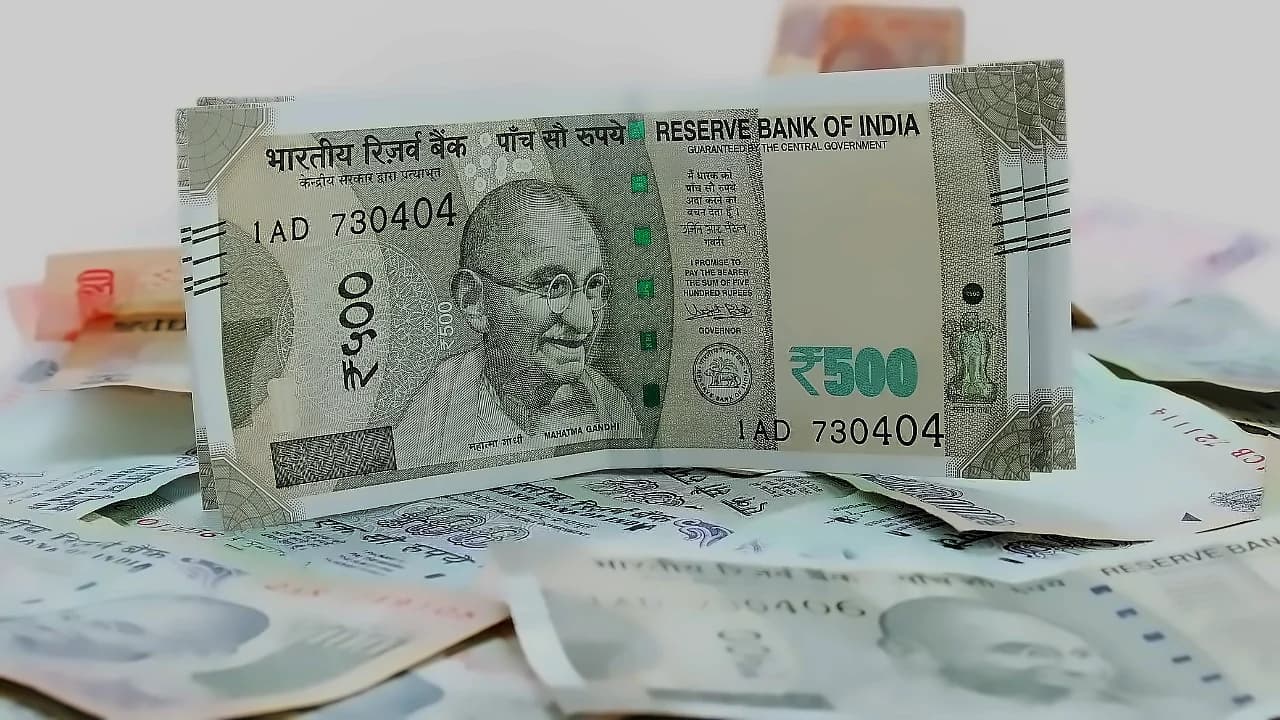 Rupee Hits Fresh Record Low of 95.82 Amid Iran War Tensions