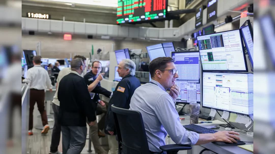 S&P 500, Nasdaq Rise as Oil Prices Volatile After Trump's Iran Strike Call
