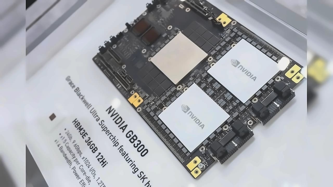 S&P 500, Nasdaq Rise as Chipmakers Surge on AI Deals