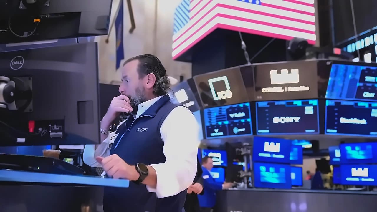 Asian Markets Mixed as China Falls, Japan Gains on Oil Price Surge
