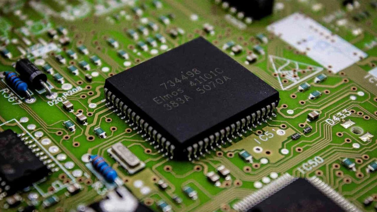 Samsung Hikes Chip Prices Up to 15% Amid Strong AI Demand