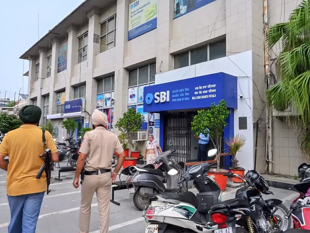 NSE IPO Within 3 Months: SBI to Sell 2.48 Cr Shares in ₹30,000-Crore Offer