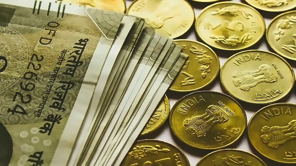 Senior Citizen FD Comparison: Axis Bank Leads at 7.25%