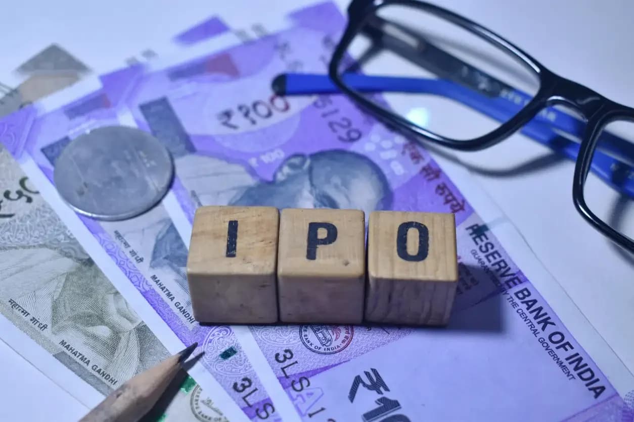 Sham Foam shares trade below IPO price at ₹100.25, down 22.88%