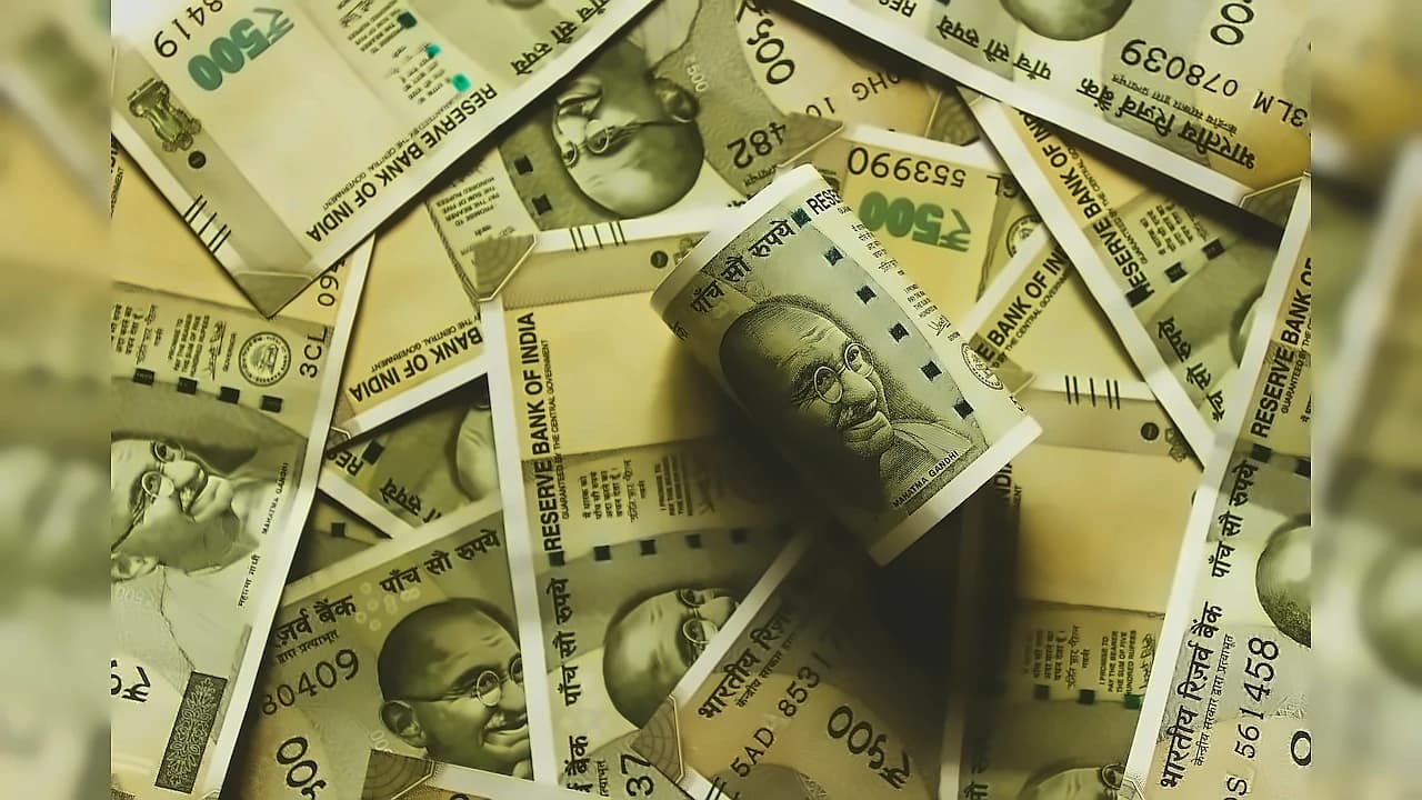 SIP vs FD: ₹10,000 monthly vs ₹10 lakh FD in 15 years
