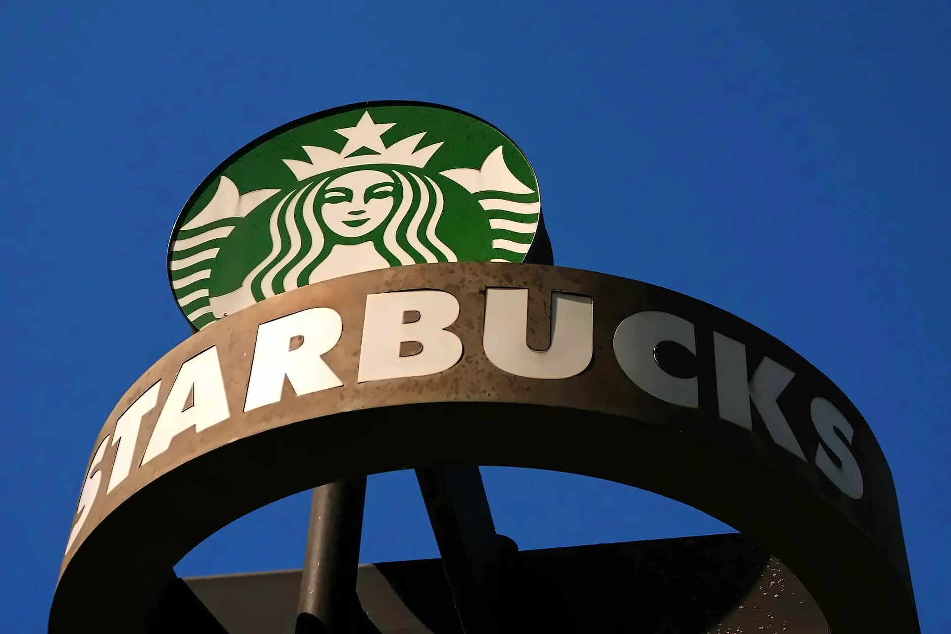 Starbucks cuts 300 US jobs in $400M restructuring push