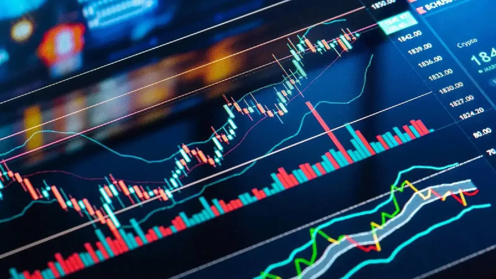 AI Infrastructure Stocks: Sterling vs Comfort Systems Analysis