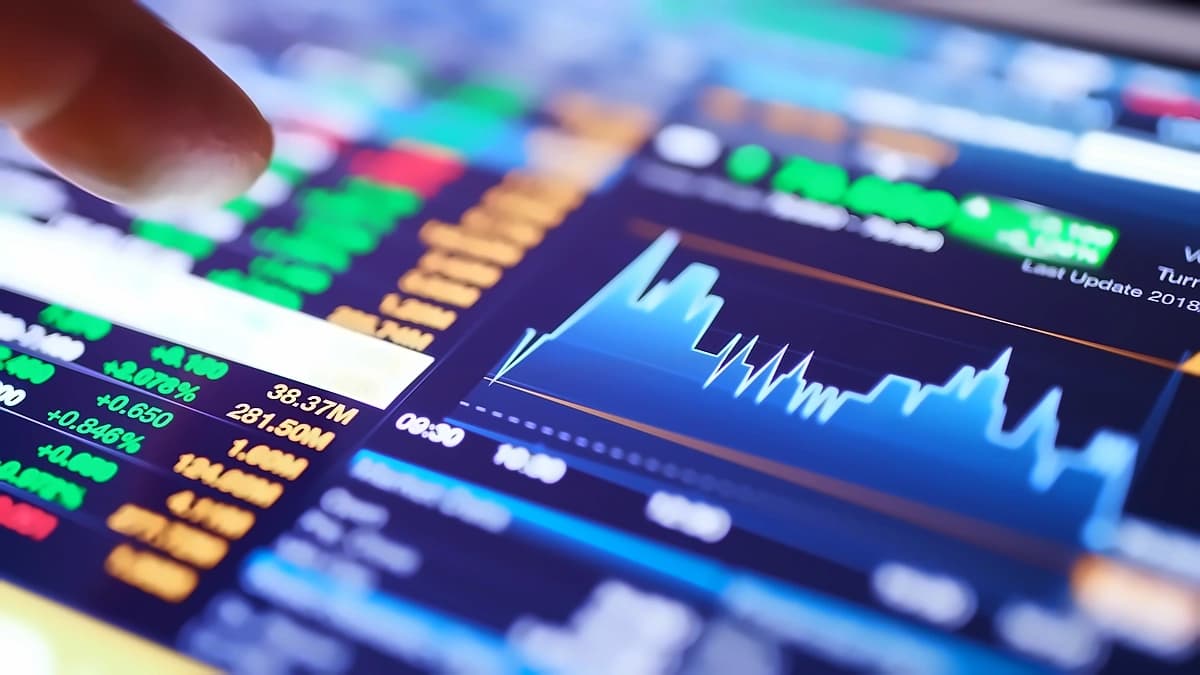 Top 10 stocks rated 'Buy' offer 11-42% upside potential