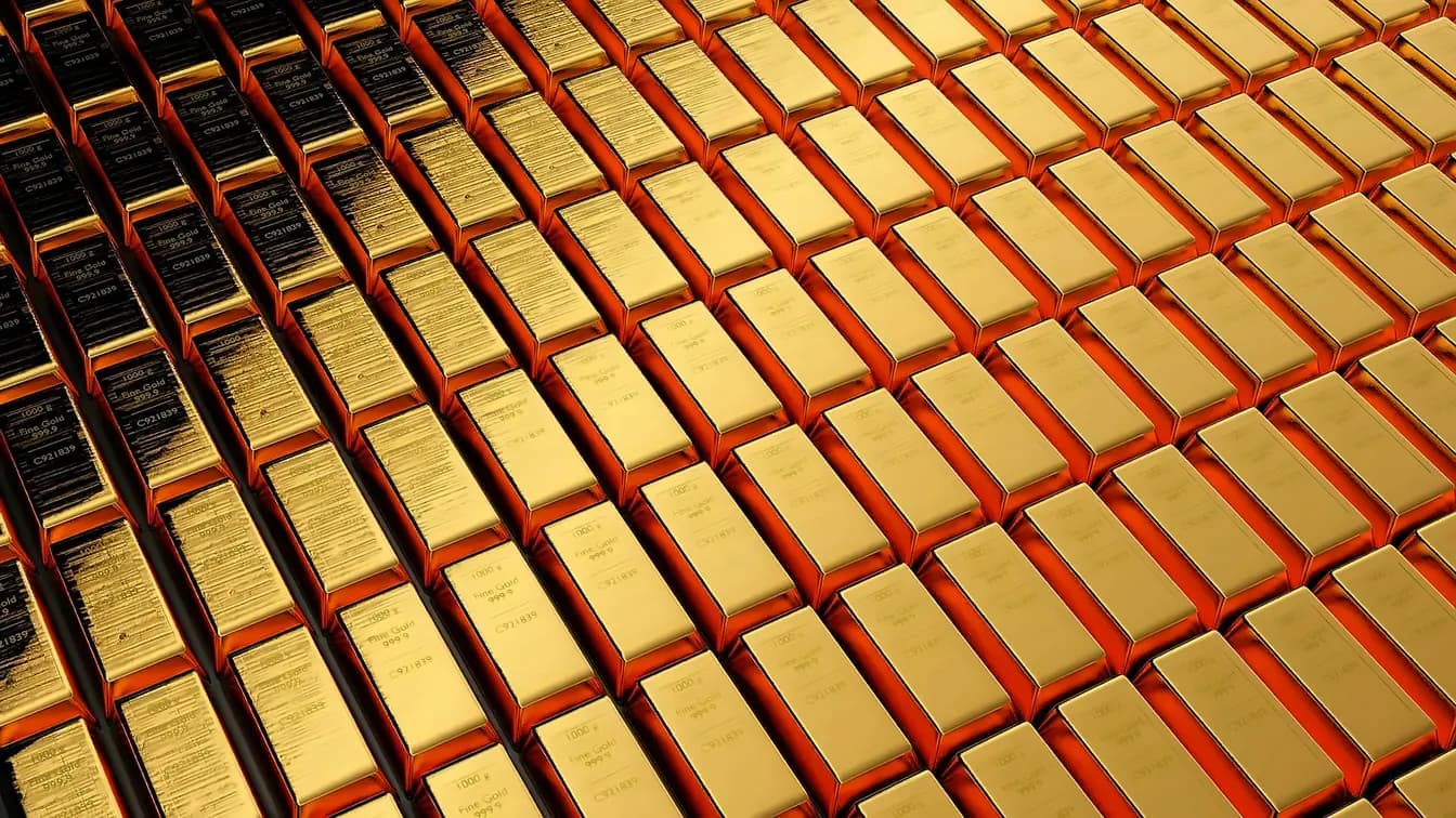 Bitcoin-Gold Rivalry Intensifies as Macro Events Reshape Safe-Haven Demand