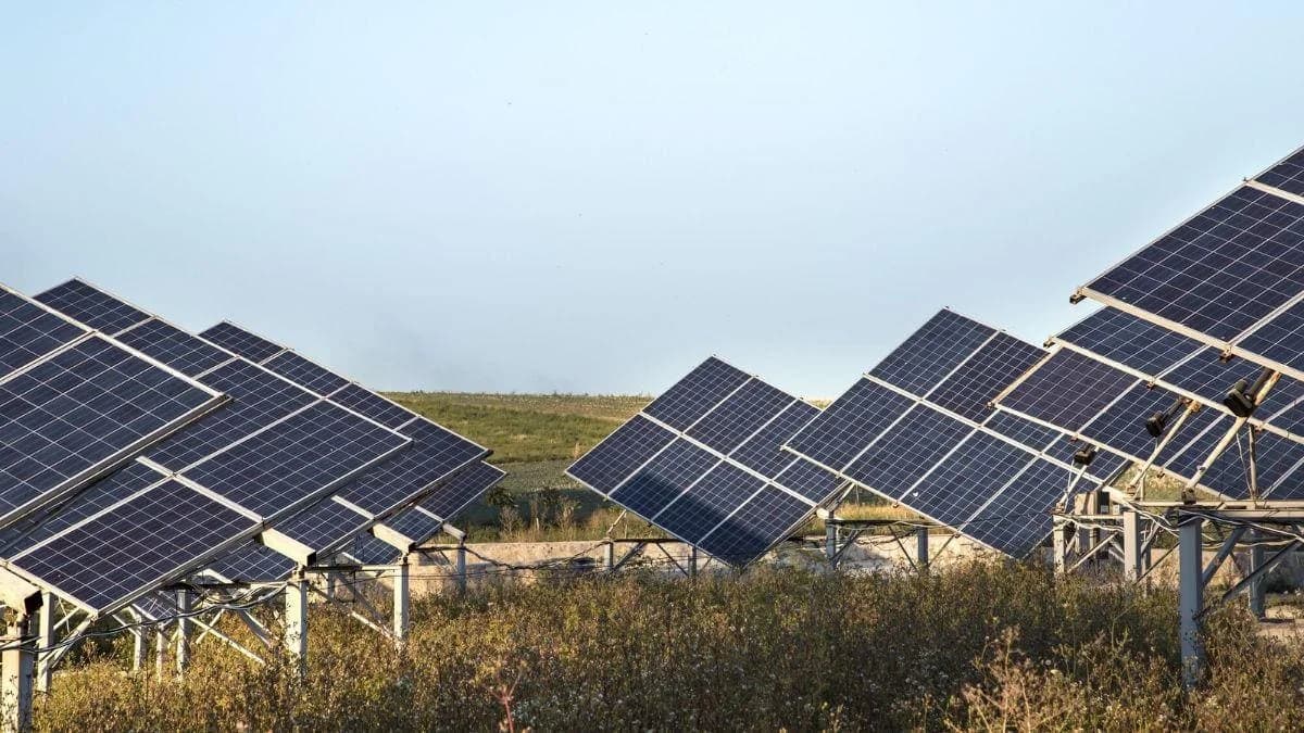 US Imposes 126% Tariff on Indian Solar Imports; India Won't Intervene